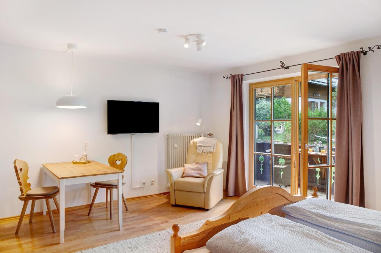 Ferienwohnung Zugspitznest 그라이나우 외부 사진
